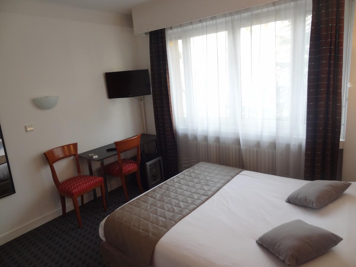 Les Ambassadeurs Hotel Saint-Chamond Exterior photo